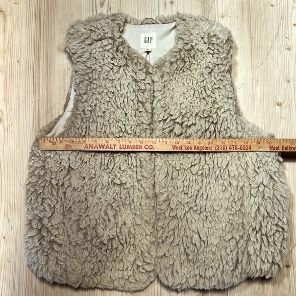 Gap Sheep Vest - Picture 3 of 14